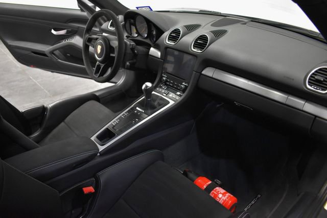 Used 2022 Porsche 718 Cayman GT4 RWD image 15