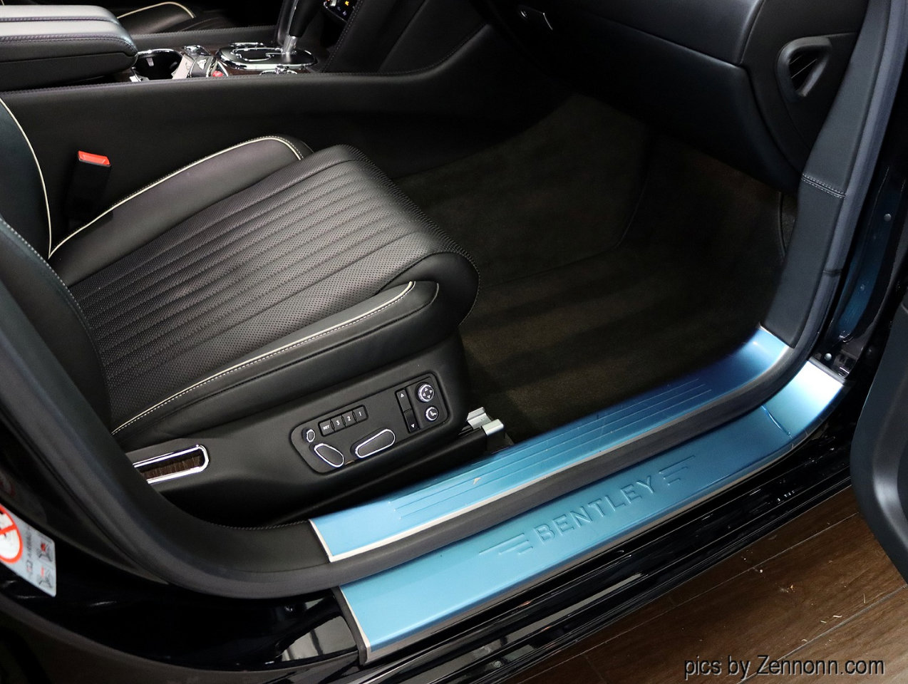 Used 2018 Bentley Flying Spur V8 image 40