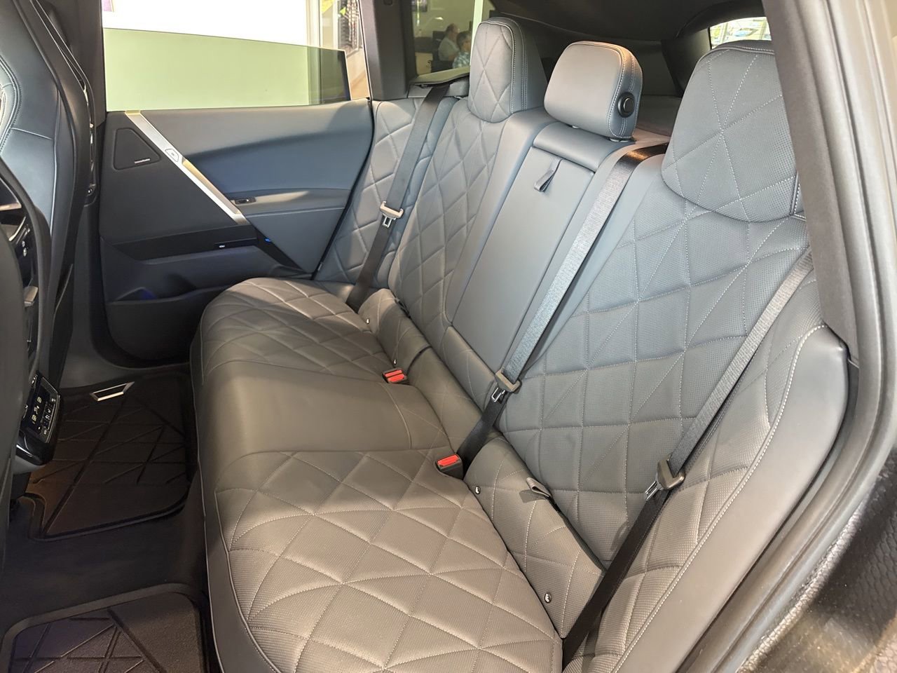 Used 2024 BMW iX xDrive50 w/ Sport Package image 40