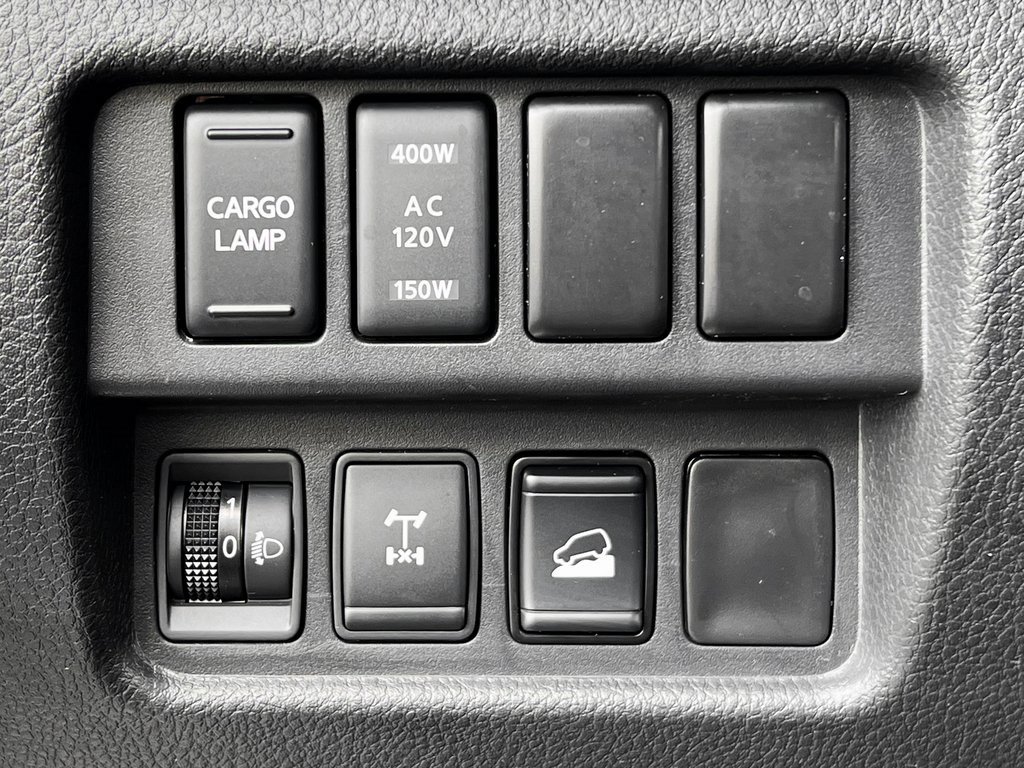 Used 2022 Nissan Titan PRO-4X w/ Pro-4x Convenience Package image 26