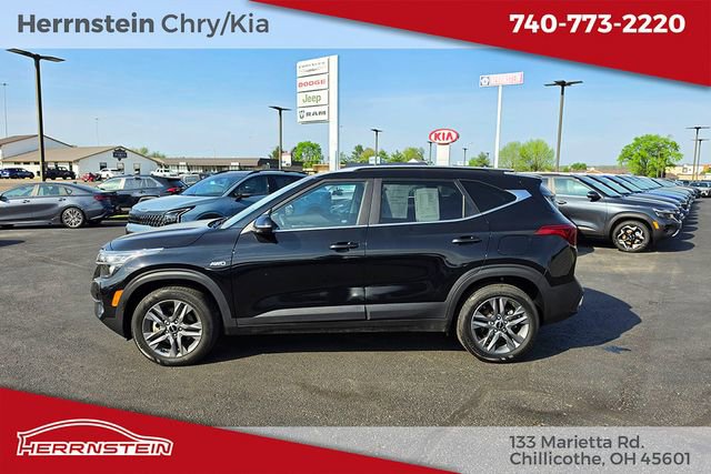 Used 2023 Kia Seltos S w/ Navigation Package AWD/4WD image 4