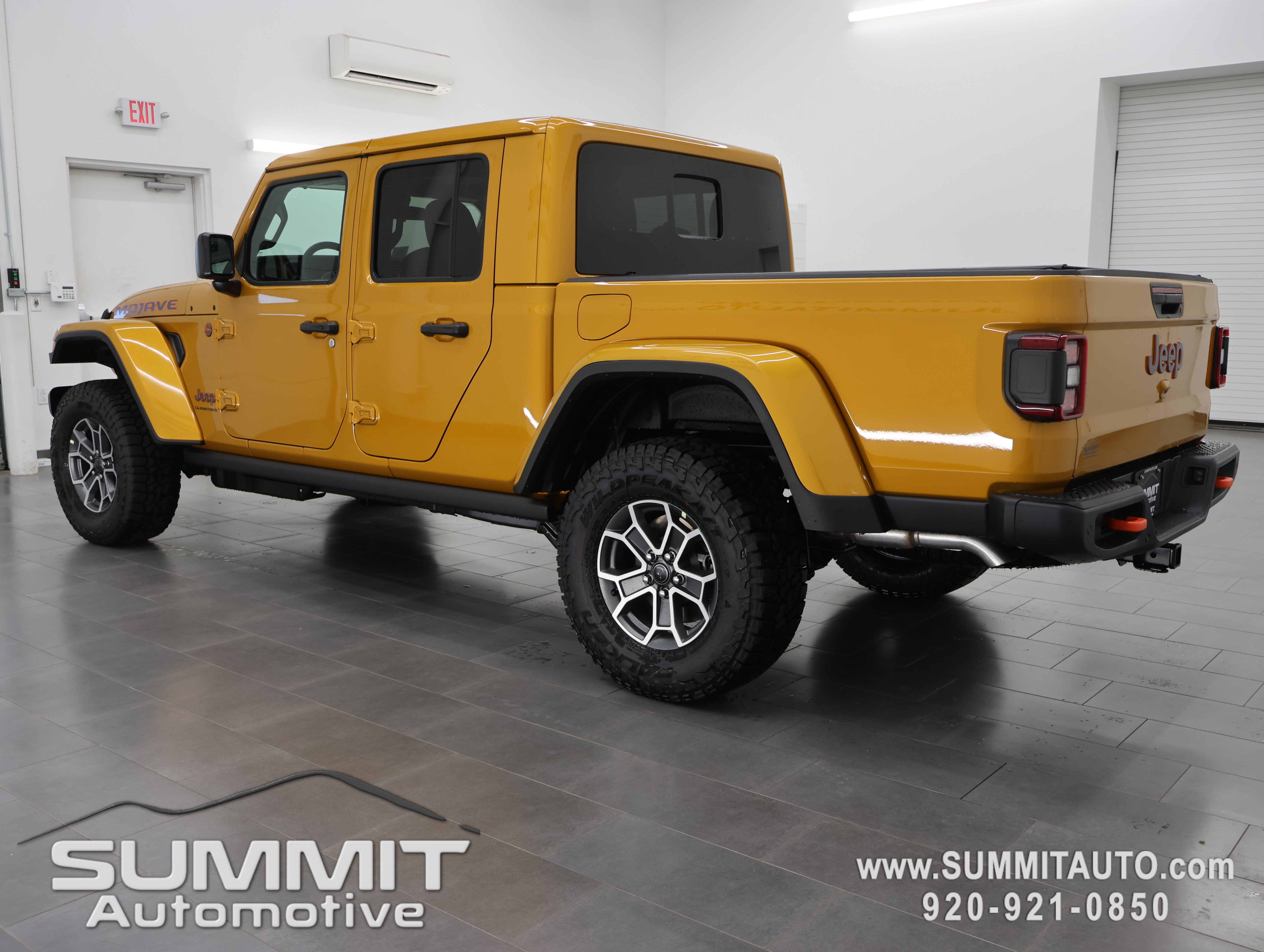 New 2026 Jeep Gladiator Mojave w/ Safety Group AWD/4WD image 6