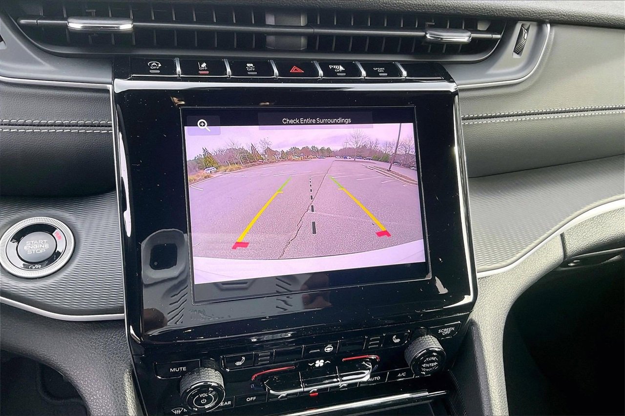 New 2025 Jeep Grand Cherokee L Laredo w/ Luxury Tech Group I image 13