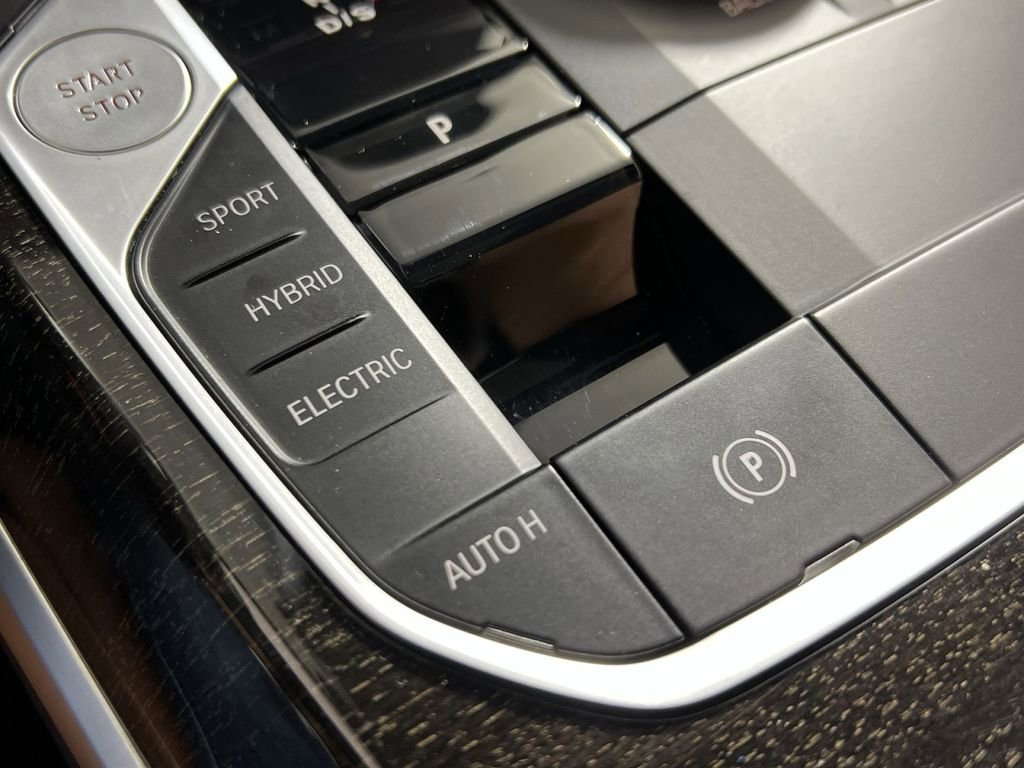 Used 2023 BMW 330e xDrive w/ Premium Package image 33