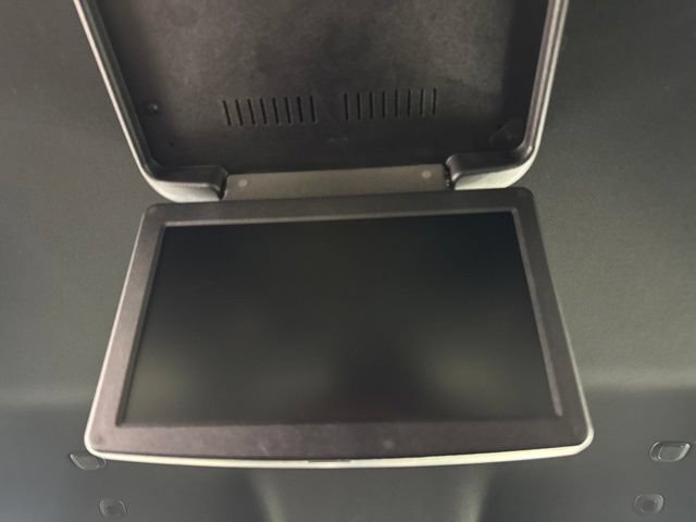 Used 2021 Chrysler Pacifica Touring w/ S Appearance Package FWD image 23