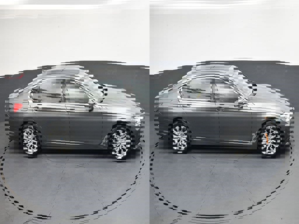 Used 2016 BMW 740i RWD image 24