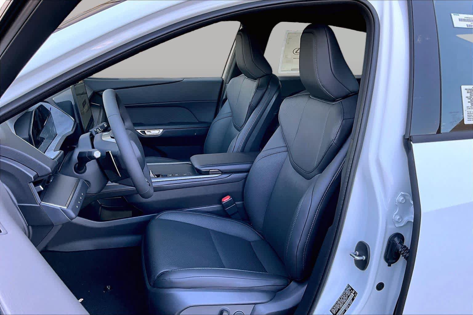 New 2026 Lexus ES 350e FWD image 18