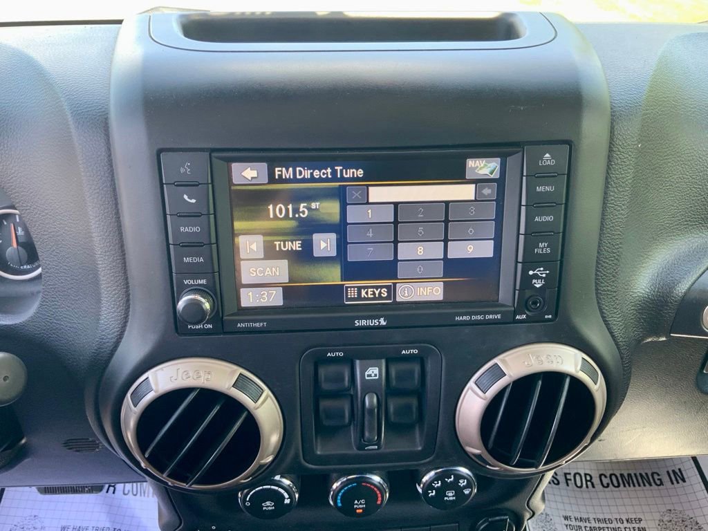 Used 2017 Jeep Wrangler Unlimited Sahara AWD/4WD image 17