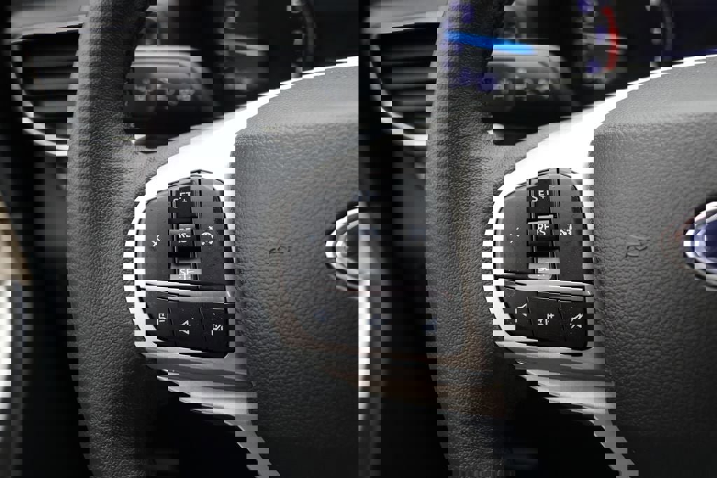 Used 2022 Ford Explorer XLT w/ Equipment Group 202A image 19