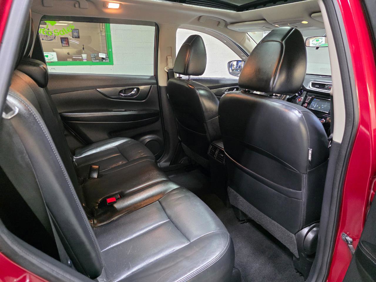 Used 2014 Nissan Rogue SL w/ SL Premium Package image 22