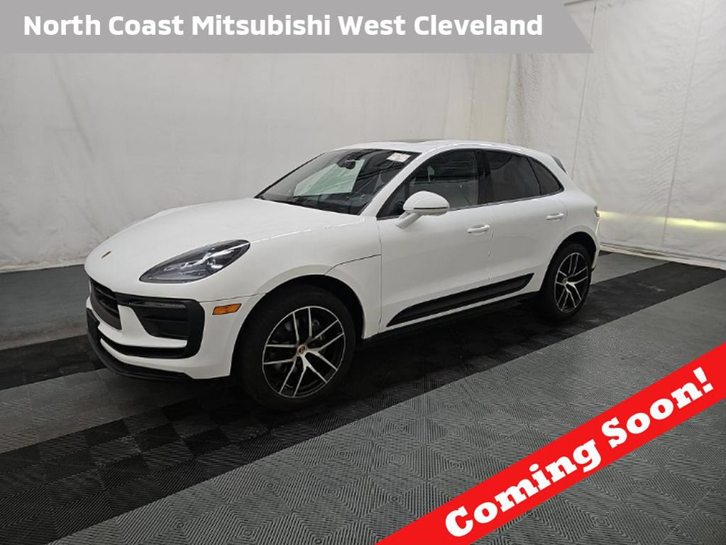 Used 2023 Porsche Macan AWD/4WD image 1