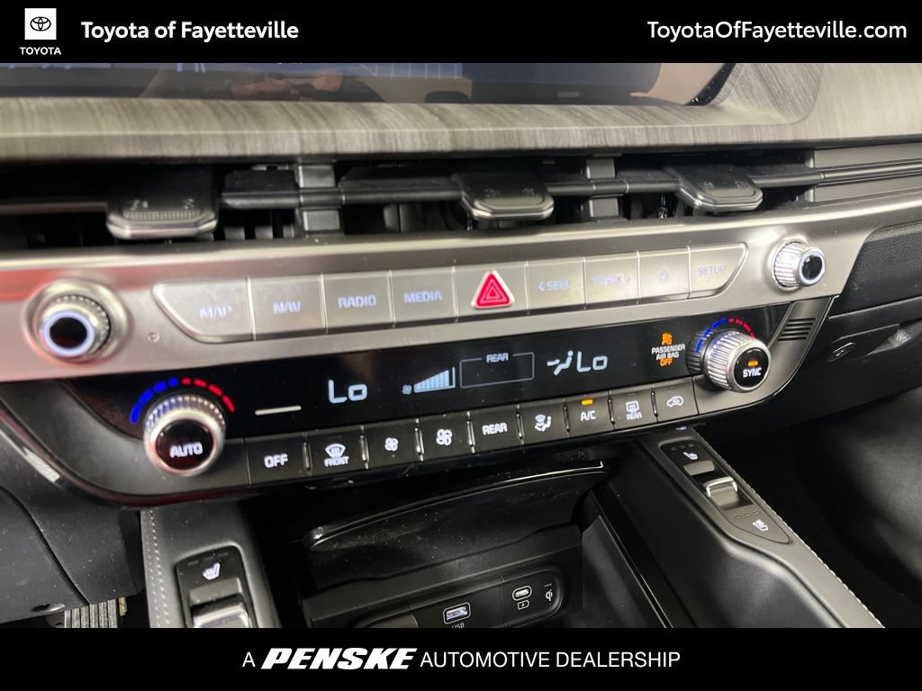Used 2023 Kia Telluride EX w/ EX Captain's Chair Package FWD image 30