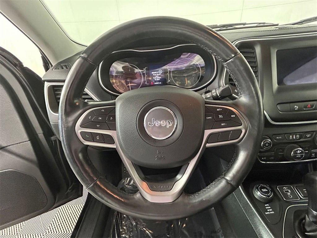 Used 2020 Jeep Cherokee Latitude Plus w/ Comfort/Convenience Group image 16