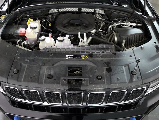 Used 2022 Jeep Grand Cherokee Overland w/ Luxury Tech Group IV image 39