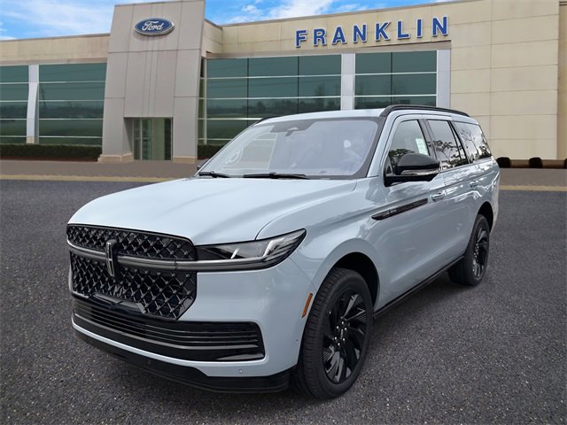 New 2025 Lincoln Navigator Reserve w/ Jet Appearance Package image 3