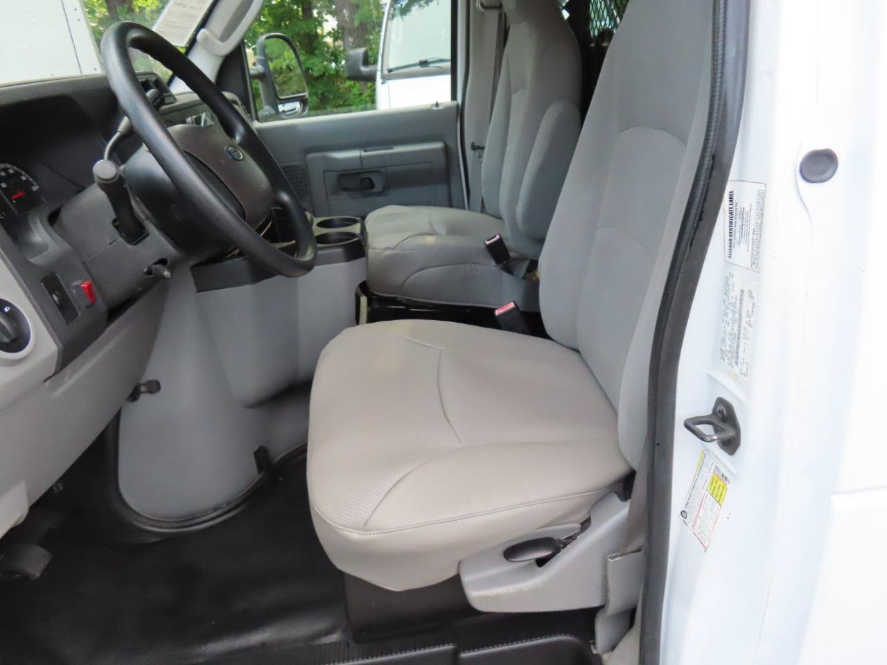 Used 2014 Ford E-150 and Econoline 150 RWD image 11