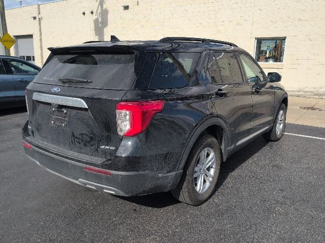 Used 2024 Ford Explorer XLT w/ Equipment Group 202A AWD/4WD image 6