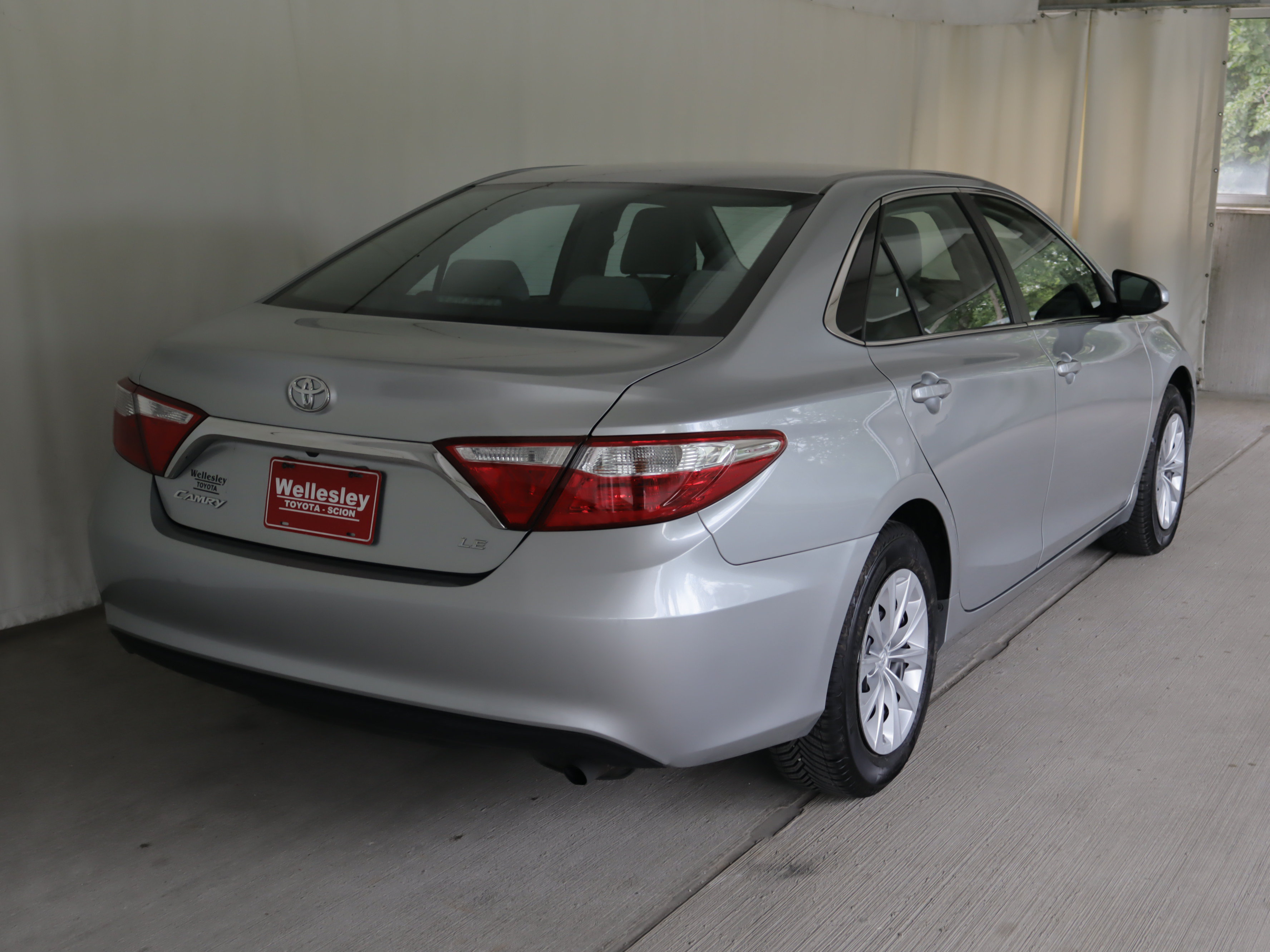 Used 2015 Toyota Camry LE FWD image 6