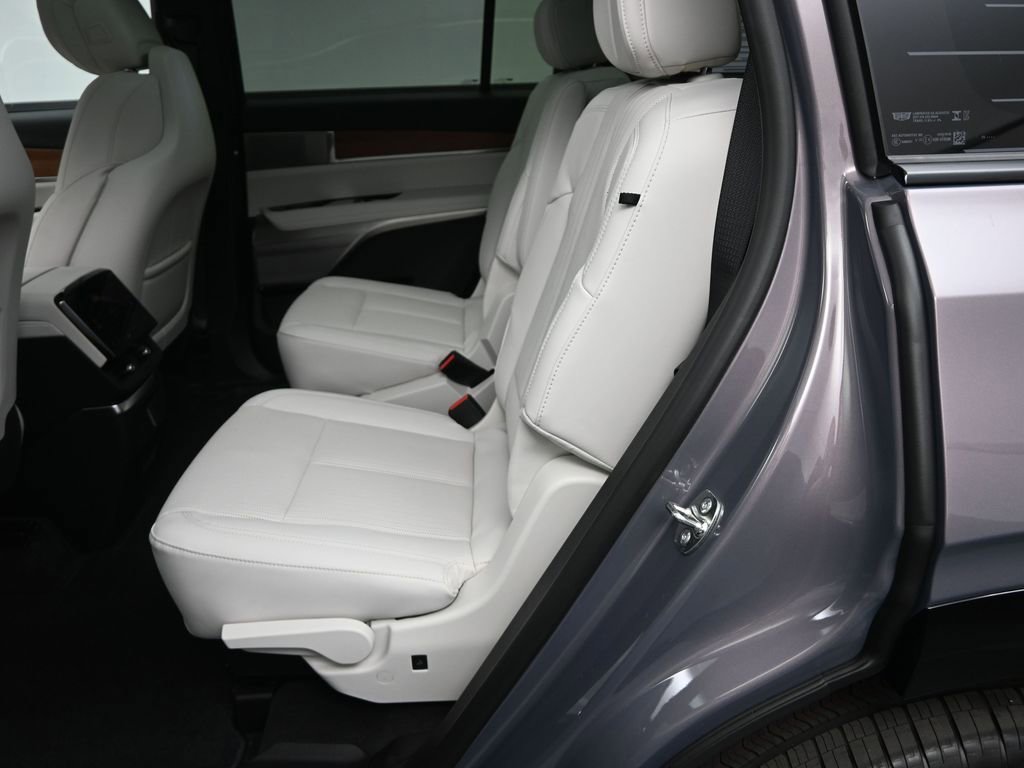 New 2026 Cadillac Vistiq Premium Luxury AWD/4WD image 15