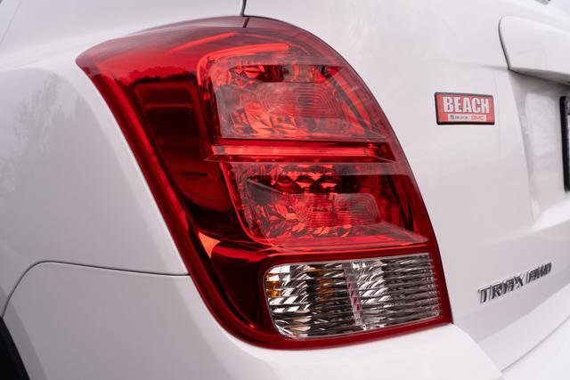 Used 2022 Chevrolet Trax LS w/ Tint and Cruise Package image 36