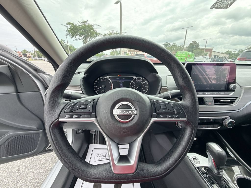 Used 2024 Nissan Altima 2.5 SV FWD image 16