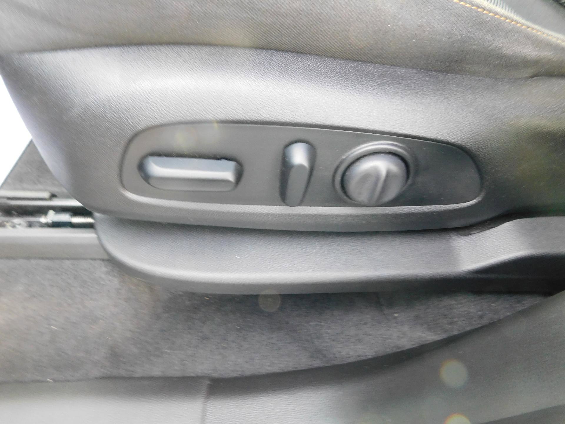 Used 2019 Chevrolet Traverse LT w/ LPO, Floor Liner Package image 26