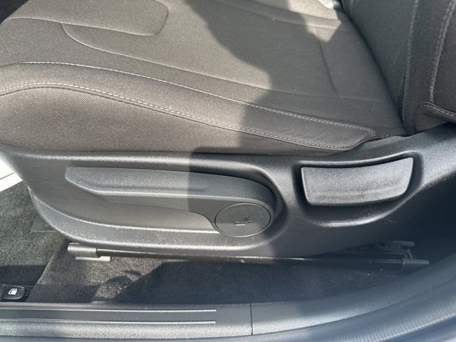 Certified 2024 Hyundai Elantra SEL image 17