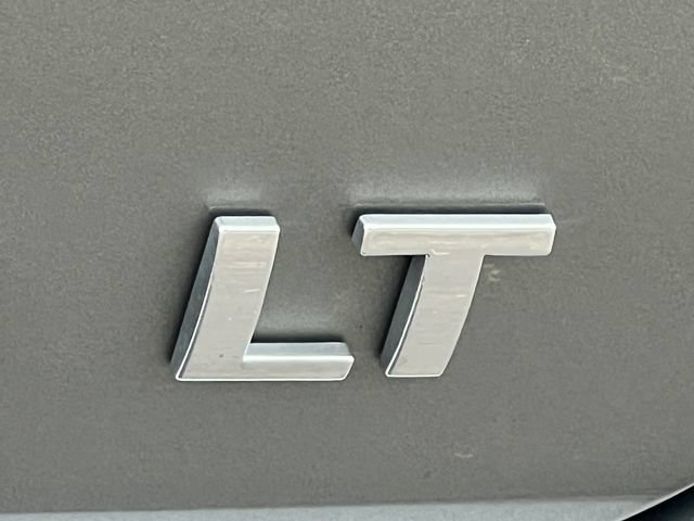 Used 2023 Chevrolet Equinox LT w/ Driver Convenience Package AWD/4WD image 2