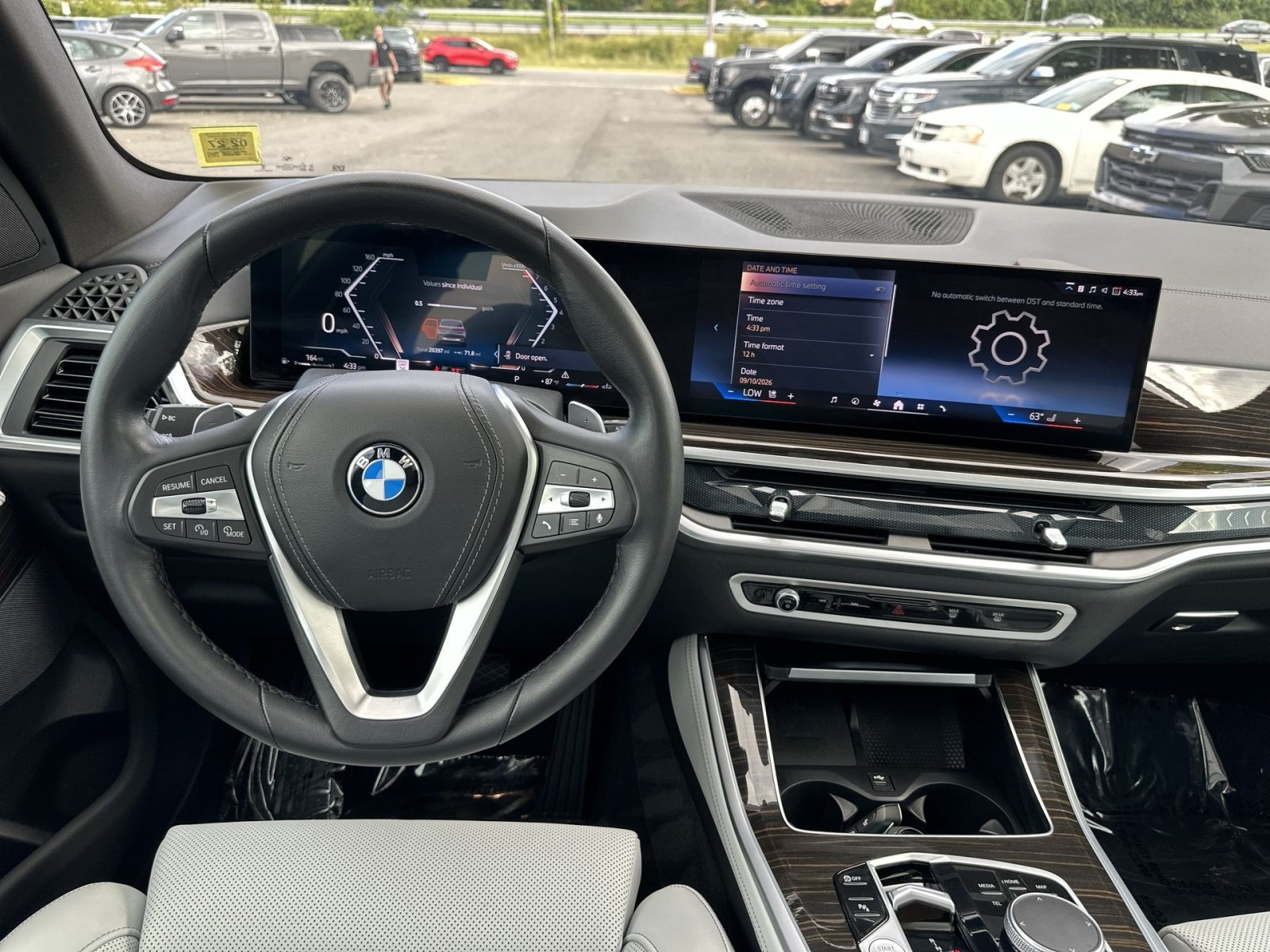 Used 2024 BMW X5 xDrive40i w/ Parking Assistance Package AWD/4WD image 16