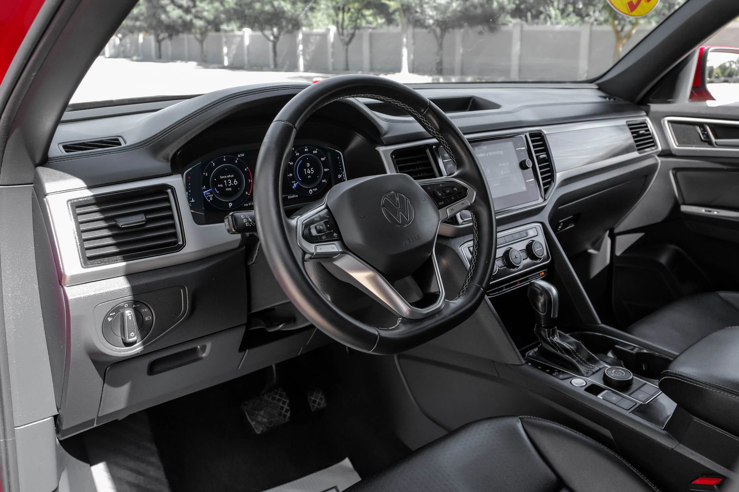 Used 2022 Volkswagen Atlas Cross Sport SE w/ Panoramic Sunroof Package image 18