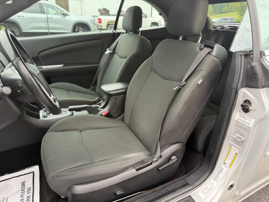 Used 2011 Chrysler 200 Touring FWD image 15