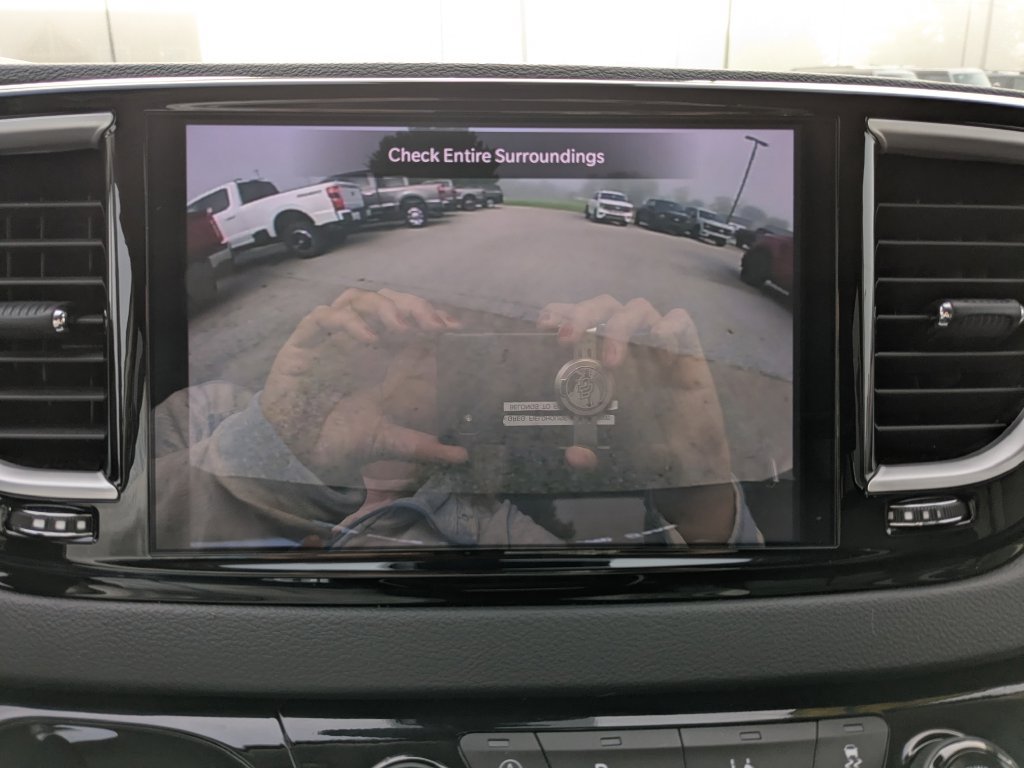 Used 2024 Chrysler Pacifica Touring-L FWD image 29