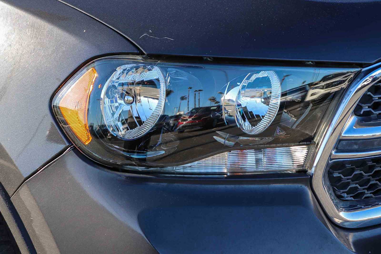 Used 2011 Dodge Durango Crew image 4