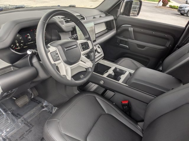 Used 2025 Land Rover Defender 110 S AWD/4WD image 10