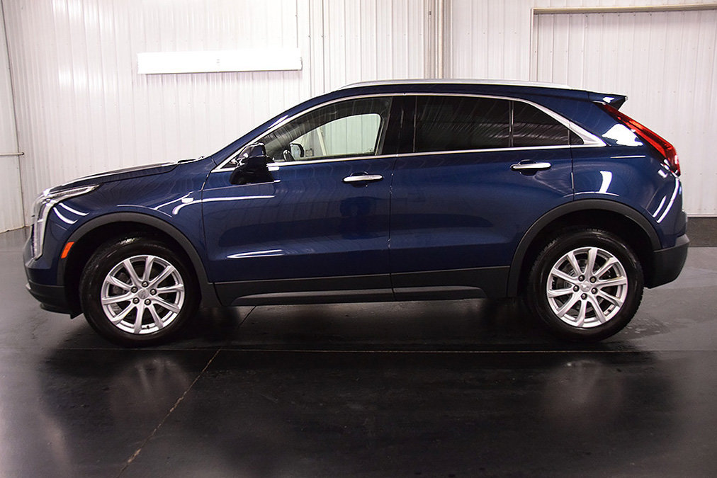 Used 2021 Cadillac XT4 Luxury w/ Cold Weather Package AWD/4WD image 4