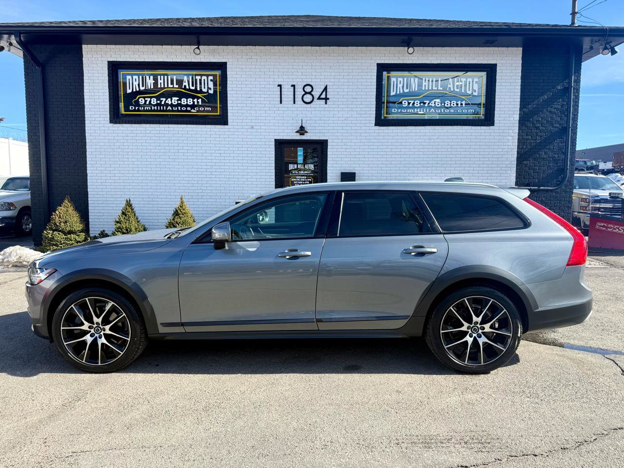 Used 2020 Volvo V90 T6 Cross Country AWD/4WD image 2