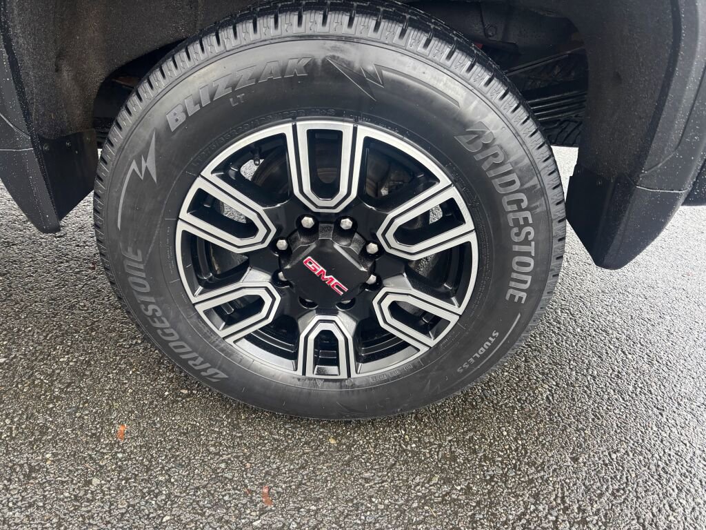 Used 2021 GMC Sierra 3500 AT4 w/ AT4 Premium Plus Package image 9