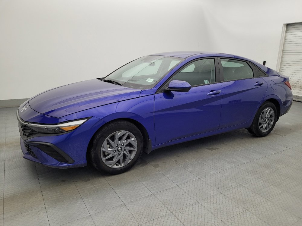 Used 2024 Hyundai Elantra SEL image 2