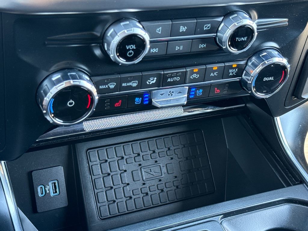 Used 2023 Ford F150 Raptor w/ Raptor Carbon Fiber Package image 23