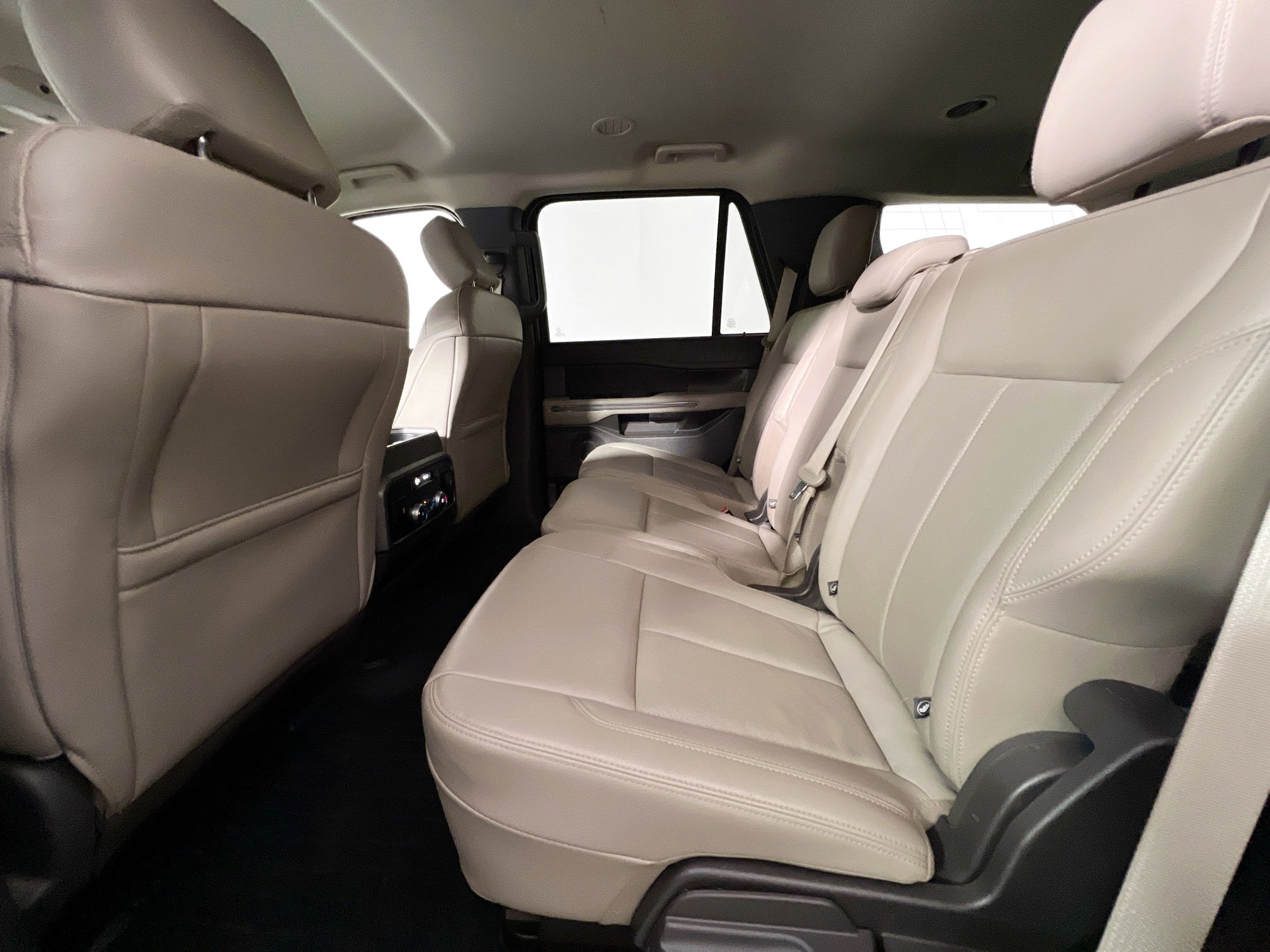 Used 2020 Ford Expedition XLT w/ Equipment Group 202A RWD image 29