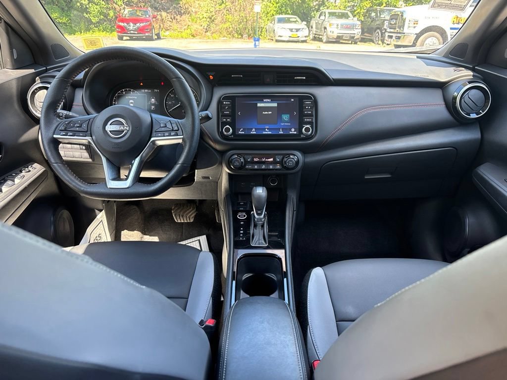 Used 2024 Nissan Kicks SR w/ SR Premium Package FWD image 28