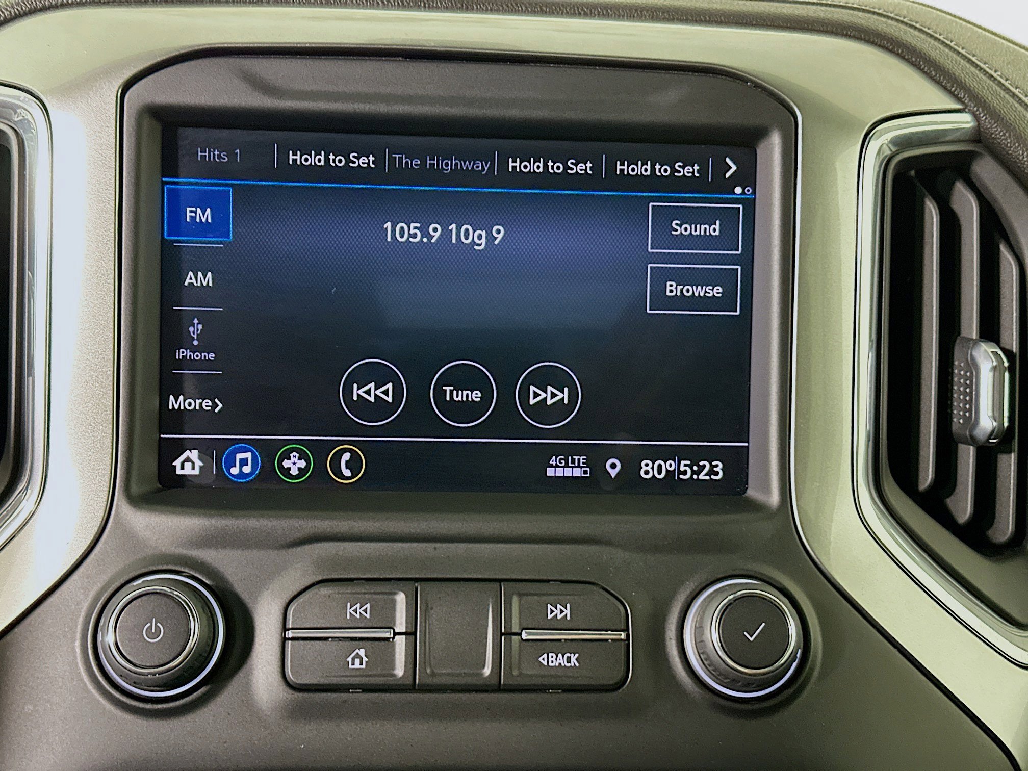 Used 2021 Chevrolet Silverado 1500 LT image 24