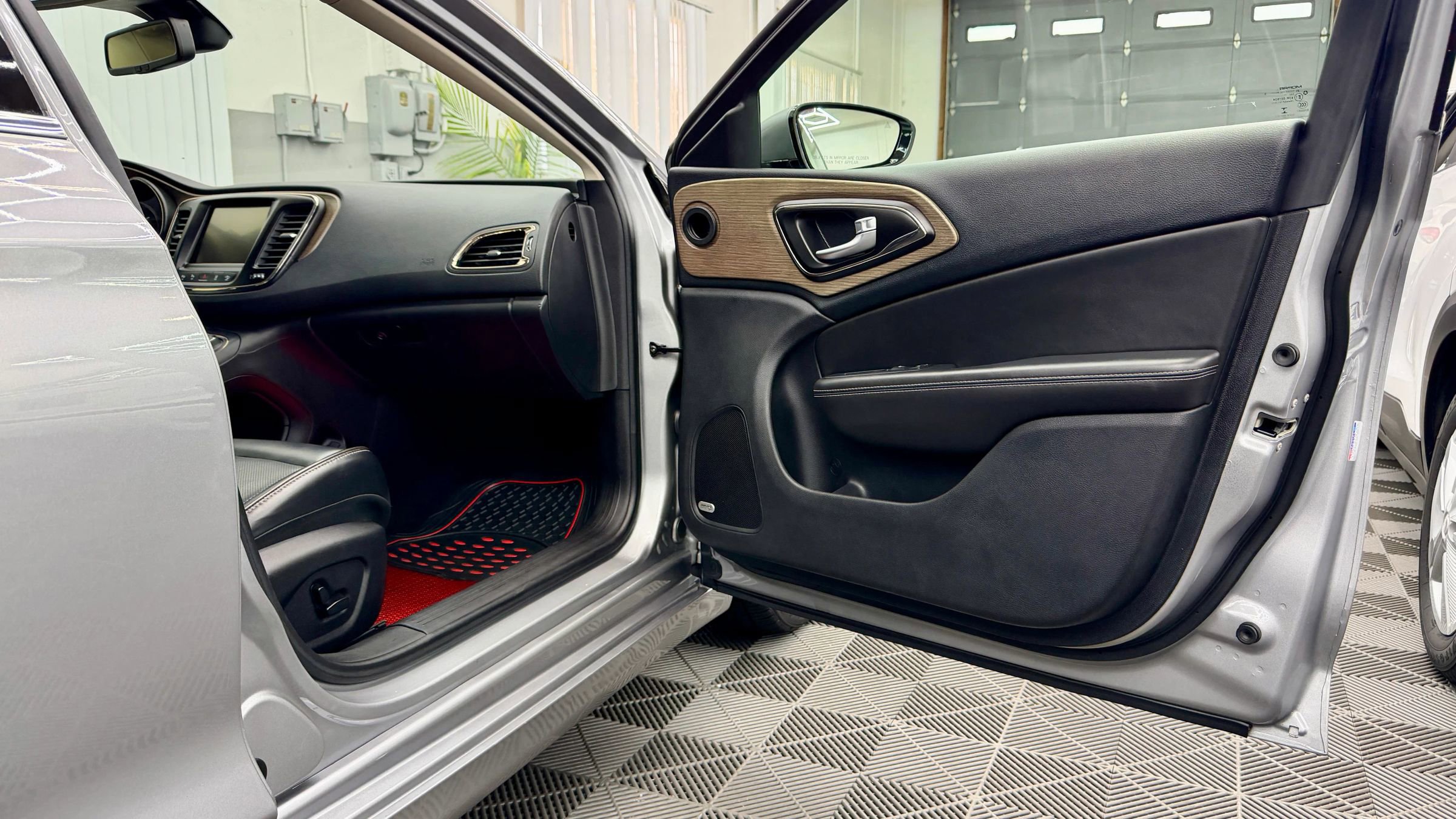 Used 2016 Chrysler 200 C w/ Premium Group image 7