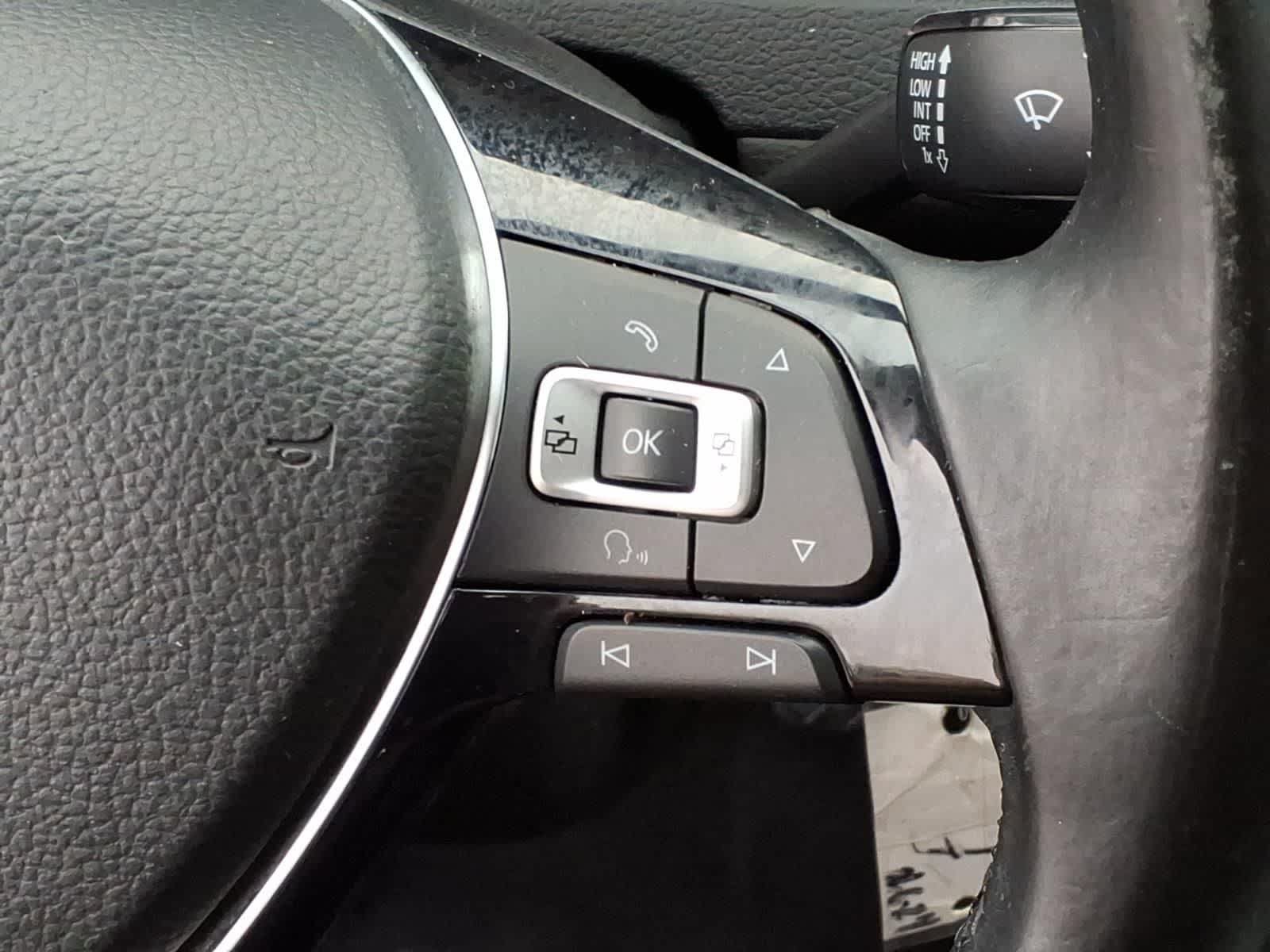 Used 2015 Volkswagen Golf S FWD image 20