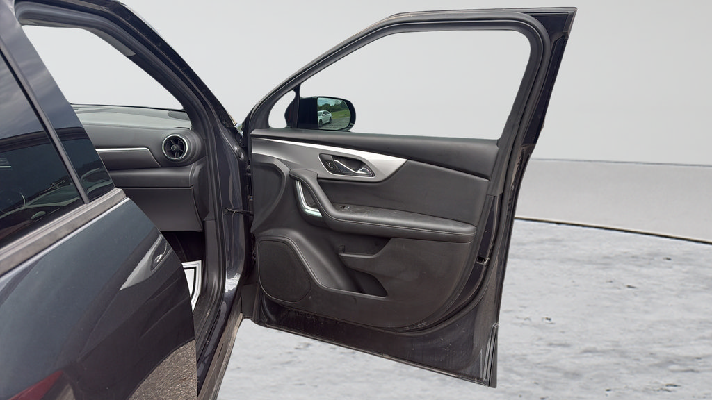 Used 2021 Chevrolet Blazer LT FWD image 23