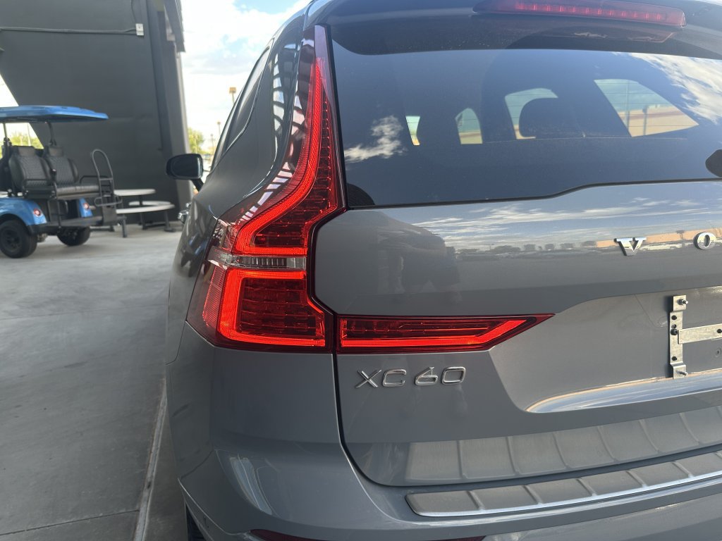 Used 2023 Volvo XC60 B5 Plus w/ Climate Package AWD/4WD image 13