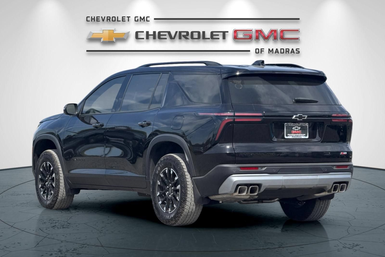 Used 2025 Chevrolet Traverse Z71 AWD/4WD image 5