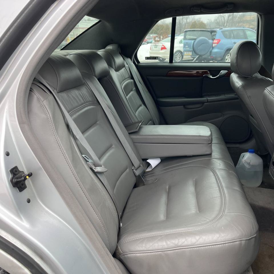 Used 2002 Cadillac De Ville FWD image 18