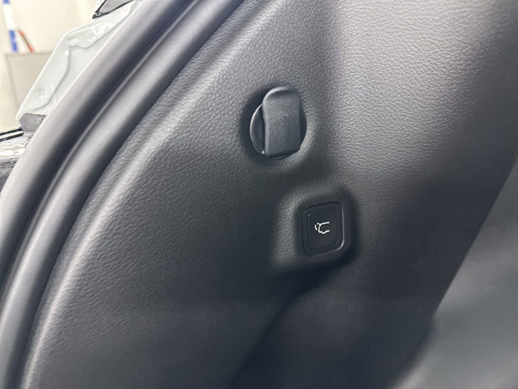 New 2026 Jeep Compass Limited image 24