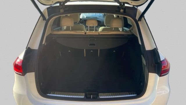Used 2021 Mercedes-Benz GLE 350 w/ Premium Package image 17